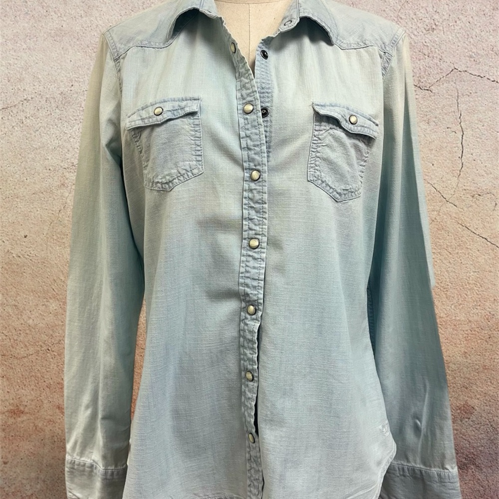 **LIKE NEW** American Eagle Outfitters Sky Blue Shirt